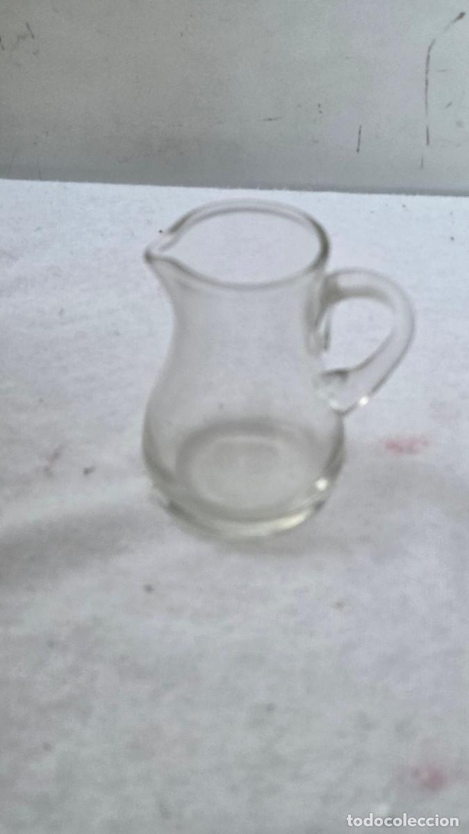 Vintage: peque&ntilde;a jarra de cristal vintage