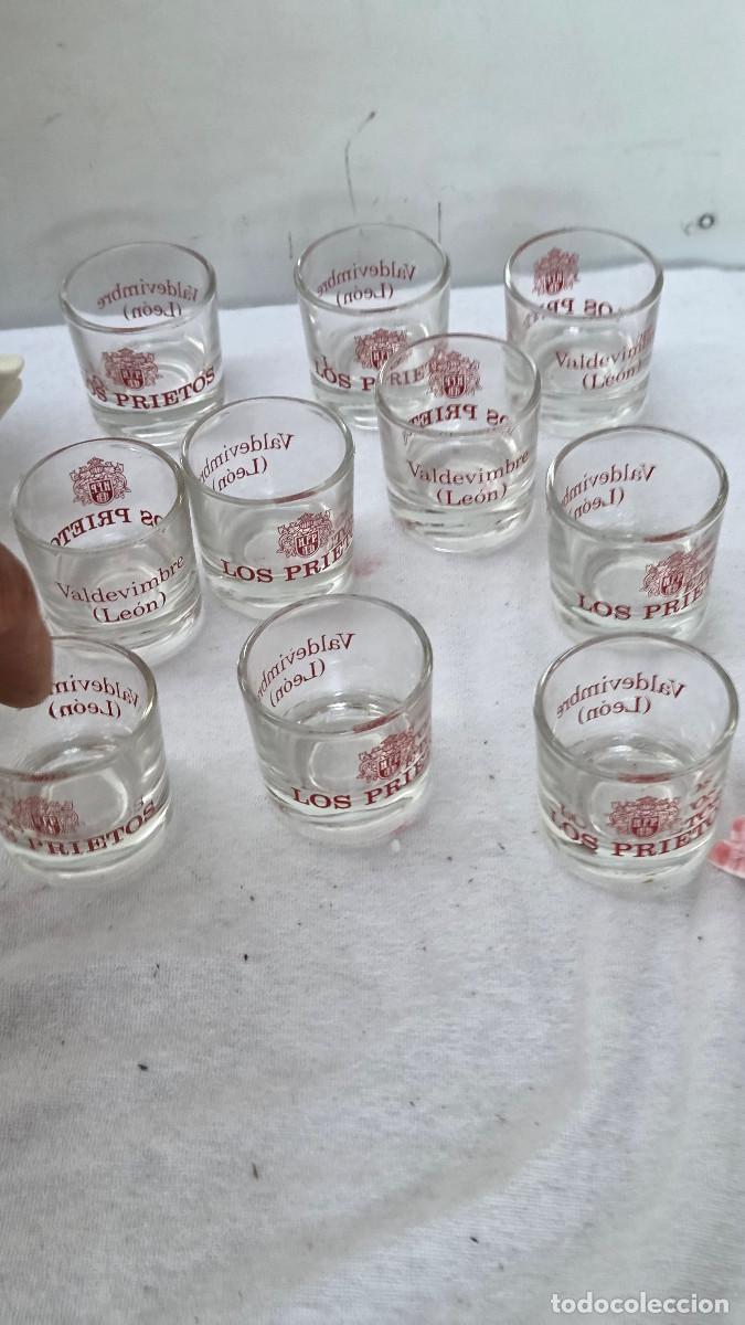 Vintage: 10 mini vasos de leon - Foto 4