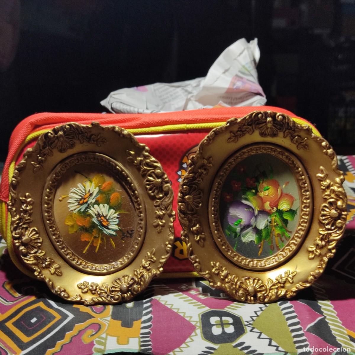 Vintage: Peque&ntilde;os cuadros pintados a mano,marco de resina.firmado.