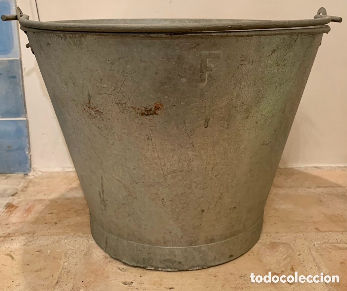 Vintage: Cubo de Zinc Galvanizado. F. A&ntilde;os 60.