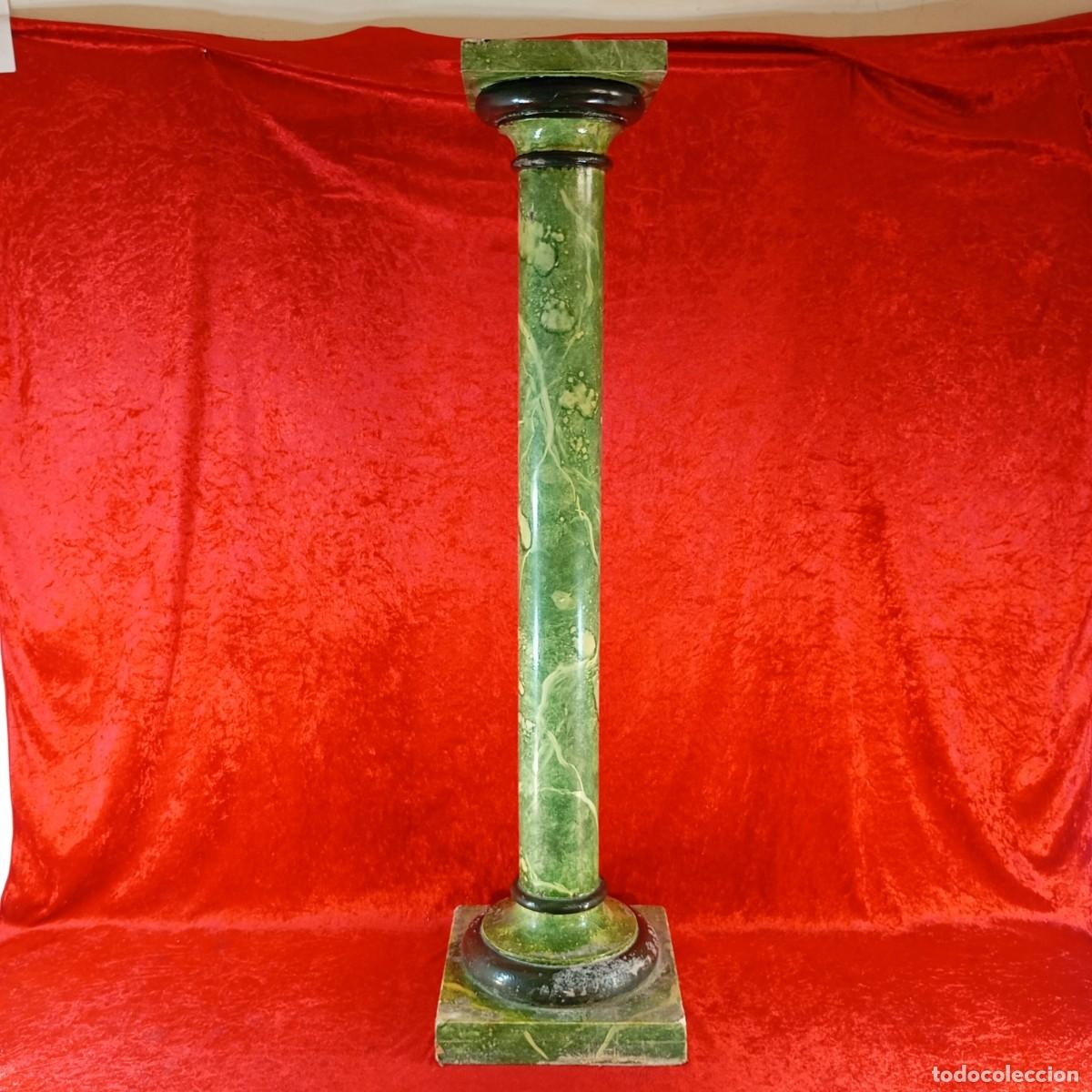 Vintage: PRECIOSA COLUMNA PEANA MARMOLADA COLOR VERDE EN MADERA PINTADA SOBRE YESO 110 CM - BASES 28 Y 21 CM