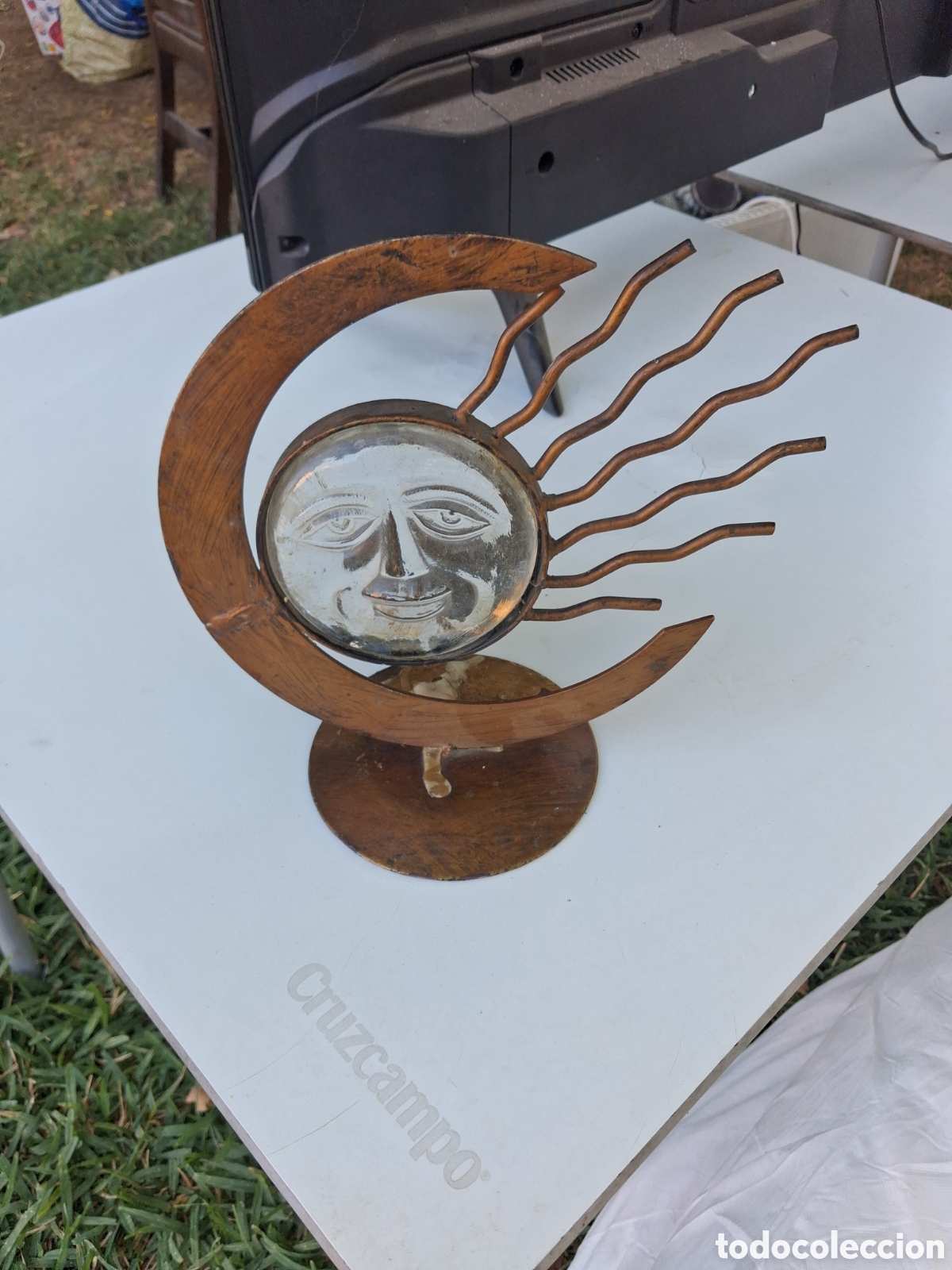 Vintage: BONITO ADORNO EN FORMA DE SOL DE HIERRO Y CRISTAL