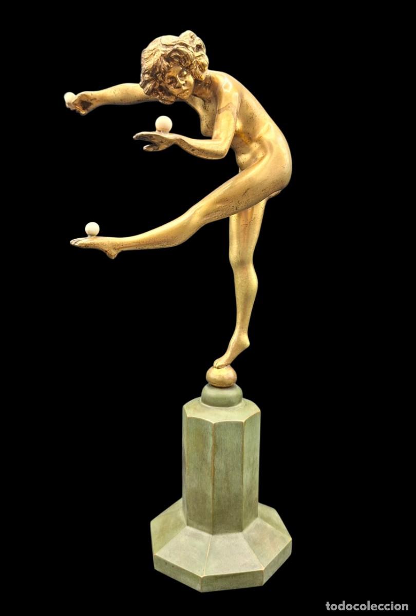 Vintage: Figura Art Deco de bailarina malabarista firmada Colinet