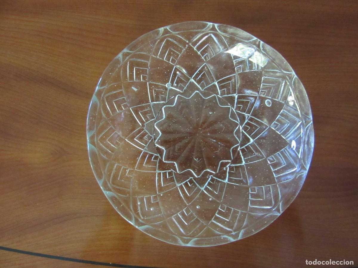Vintage: Plato de cristal Probable a&ntilde;os 30-40 di&aacute;metro 14,3 cm