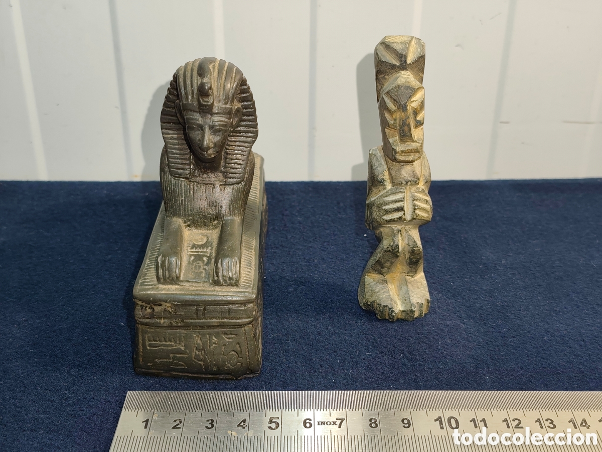 Vintage: Lote de 2 Figuras de Piedra Tallada: Esfinge Egipcia y T&oacute;tem Tribal / Mo&aacute;i