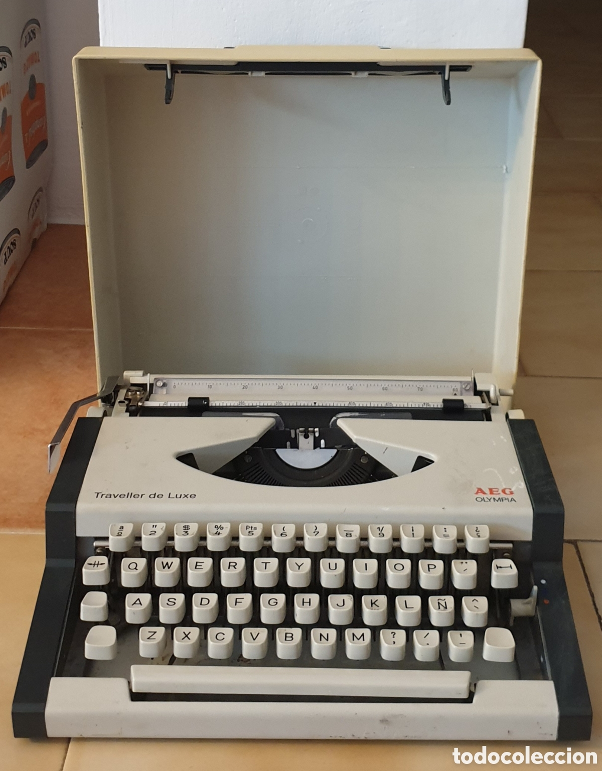 Vintage: M&Aacute;QUINA ESCRIBIR VINTAGE OLYMPIA TRAVELLER DE LUXE