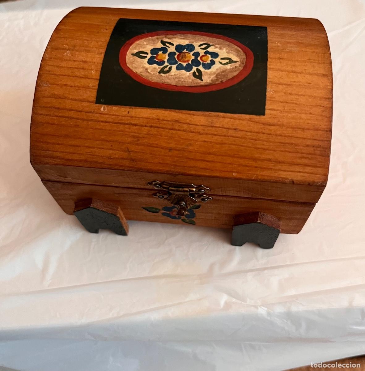 Vintage: BAULITO DE MADERA PINTADO A MANO - Foto 4