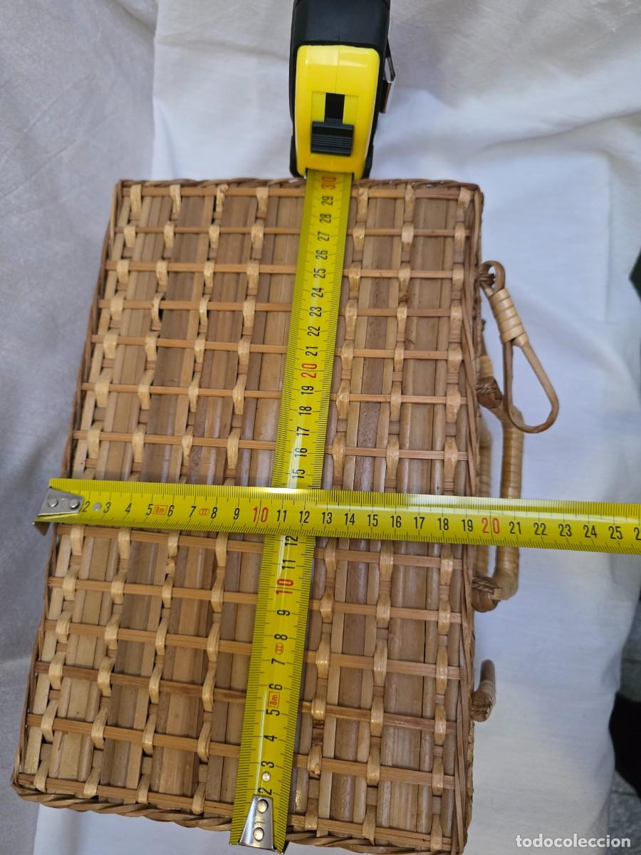 Vintage: Malet&iacute;n / Cesta de mimbre y ca&ntilde;a trenzada con asas estilo vintage