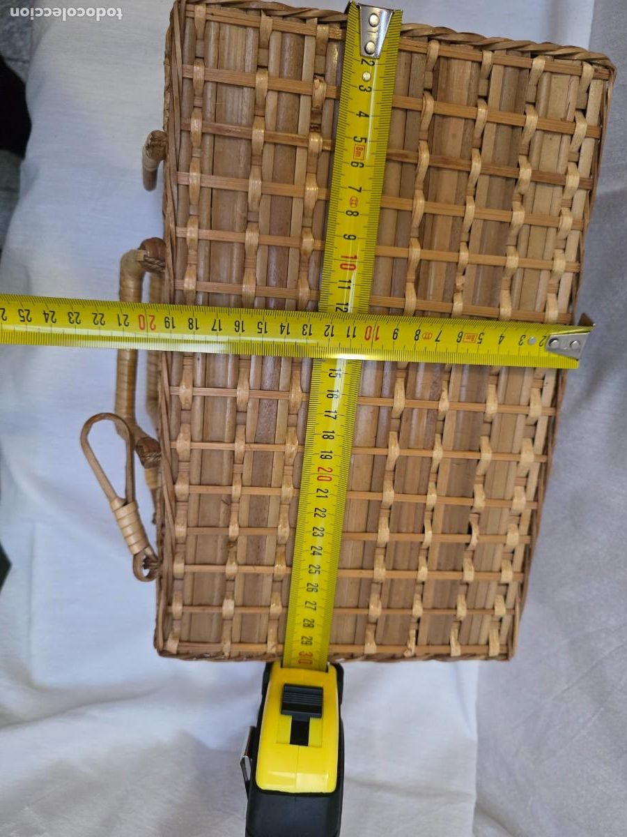 Vintage: Malet&iacute;n / Cesta de mimbre y ca&ntilde;a trenzada con asas estilo vintage