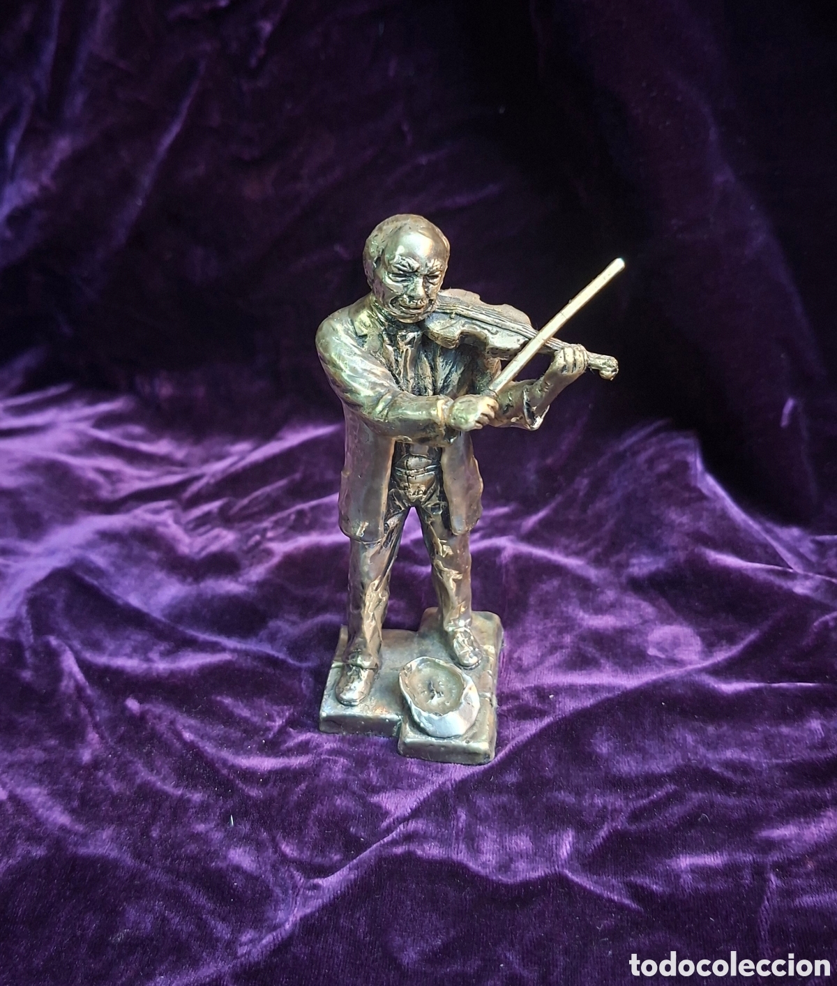 Vintage: Figura met&aacute;lica vintage de violinista