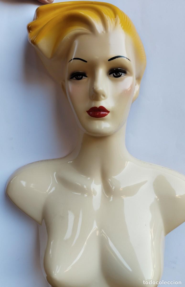 Vintage: ANTIGUO Y PRECIOSO MANIQUI DE ESCAPARATE DE MODA VINTAGE A&Ntilde;OS 70 80 - KITSCH - EN PLASTICO COLOR MAR