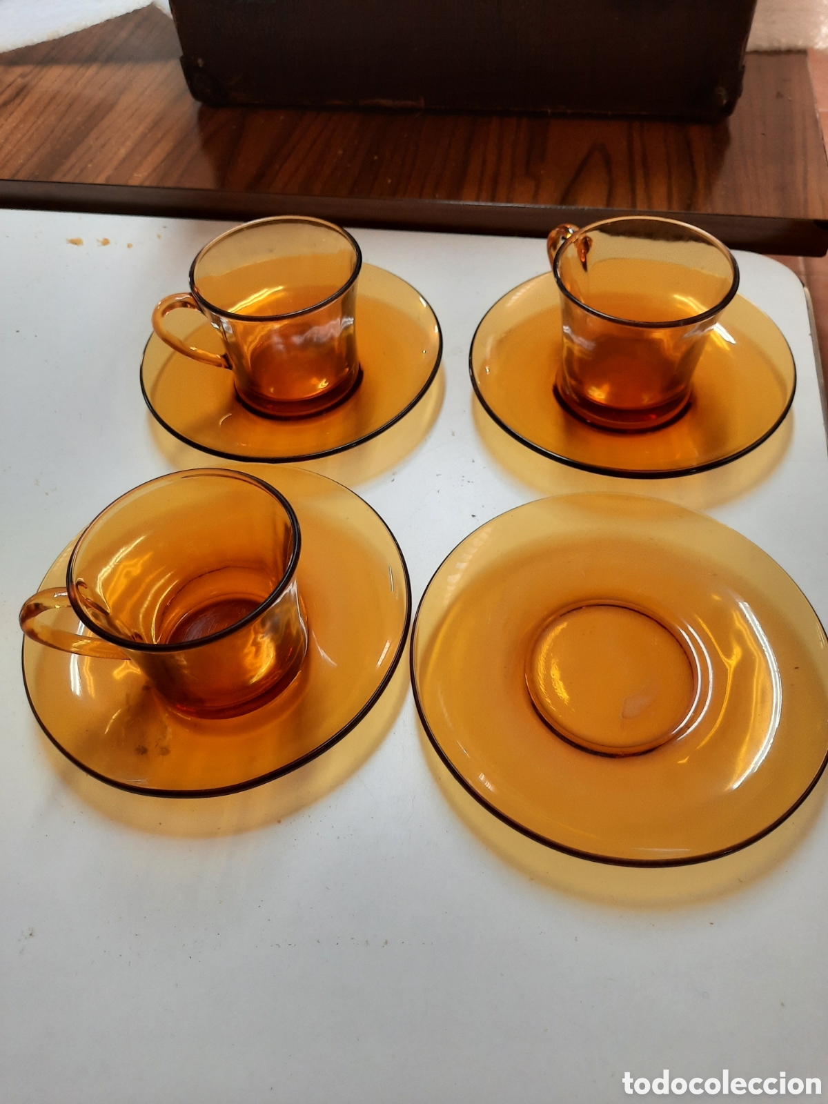 Vintage: Duralex, 3 tazas de caf&eacute; y 4 platos