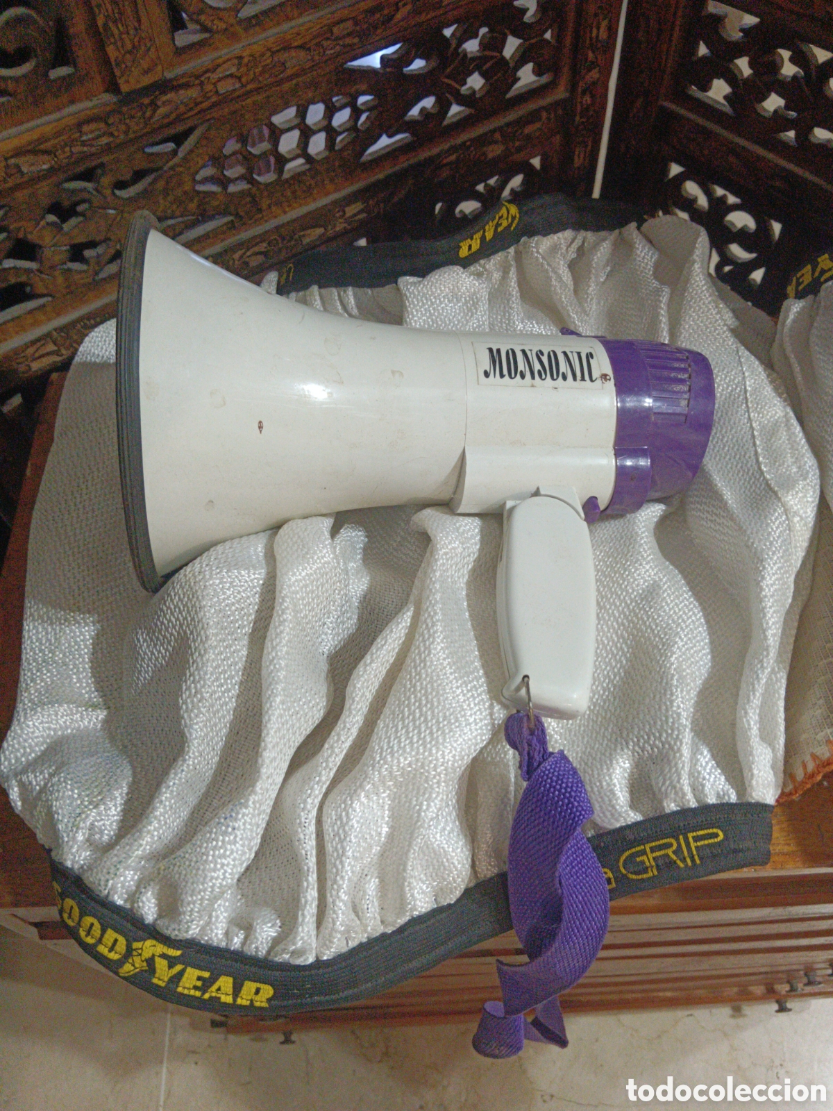 Vintage: Antiguo altavoz y fundas ruedas formula 1 - Foto 1