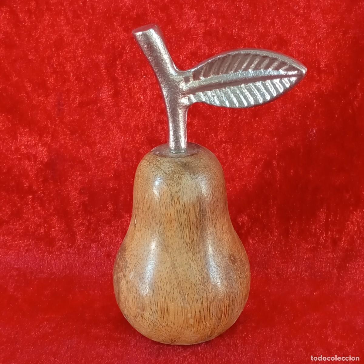 Vintage: PRECIOSA PERA DE MADERA Y METAL - FRUTA DECORATIVA - ARTE MODERNO - DISE&Ntilde;O - 15 CM