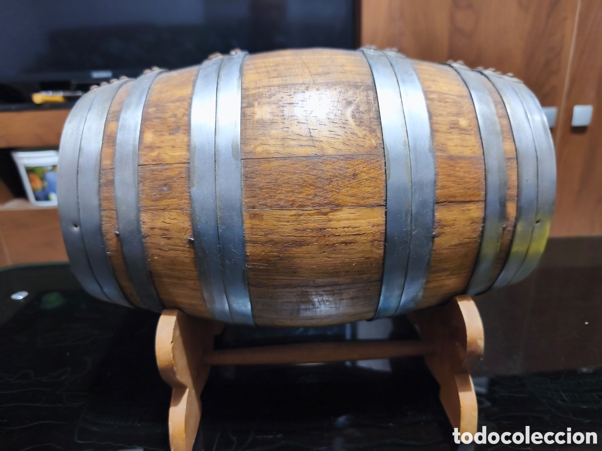 Vintage: Tonel barril de roble con soporte de madera &ndash; Vintage