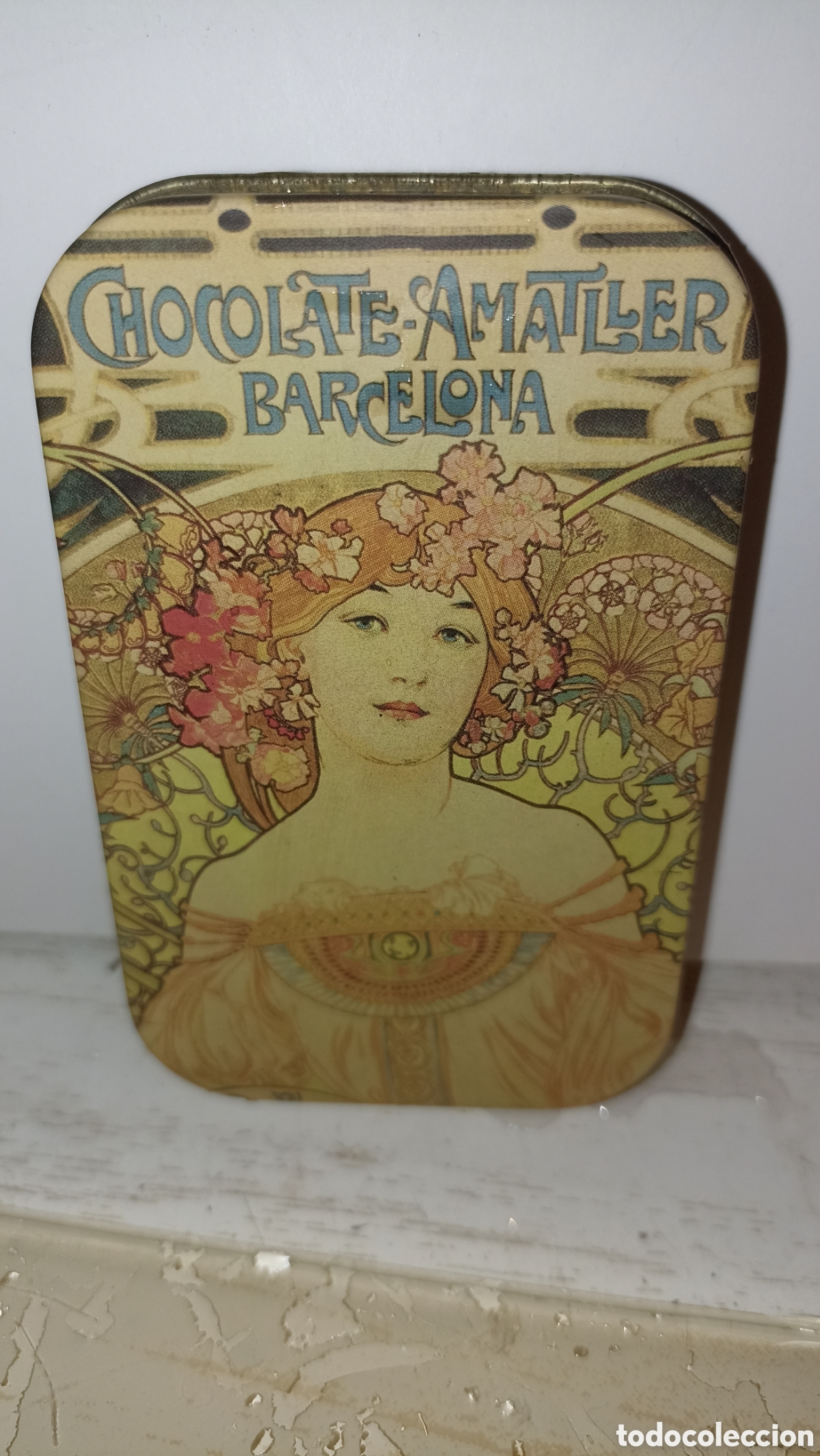 Vintage: Preciosa cajita de chocolate ametller 10 cm