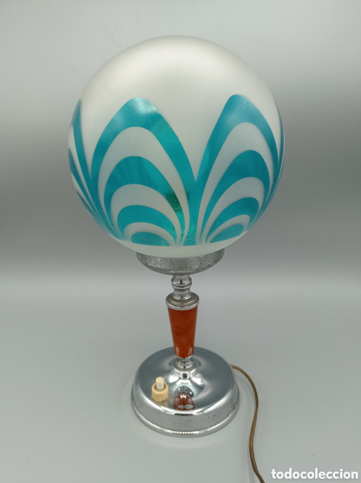 Vintage: Lampara vintage de globo para mesita de noche.