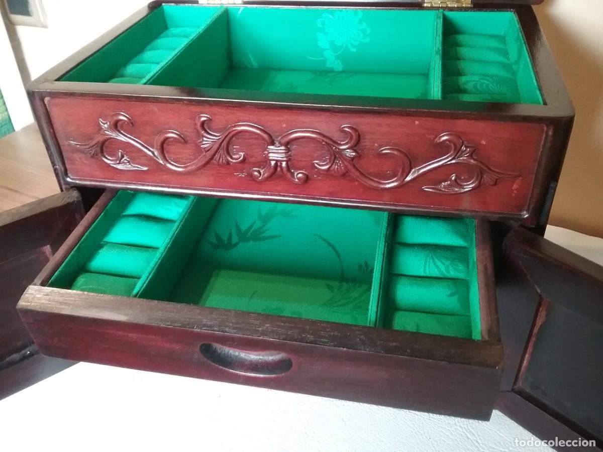 Vintage: INCRE&Iacute;BLE JOYERO DE MADERA TALLADA CON INTERIOR TAPIZADO - Foto 7