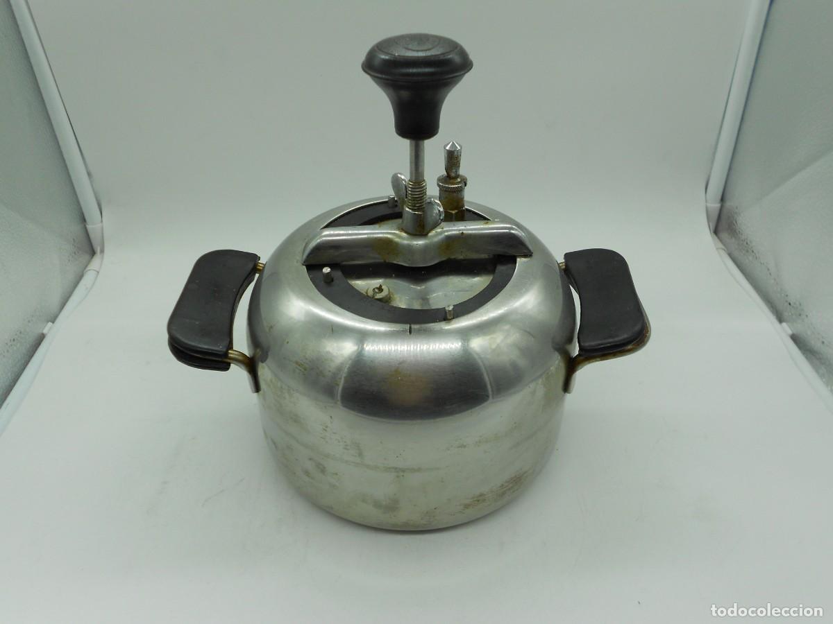 Vintage: olla a presion antigua - Foto 1