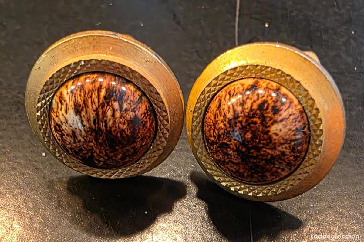 Vintage: Gemelos vintage dorados con cabuj&oacute;n jaspeado marr&oacute;n &ndash; 2,5 cm