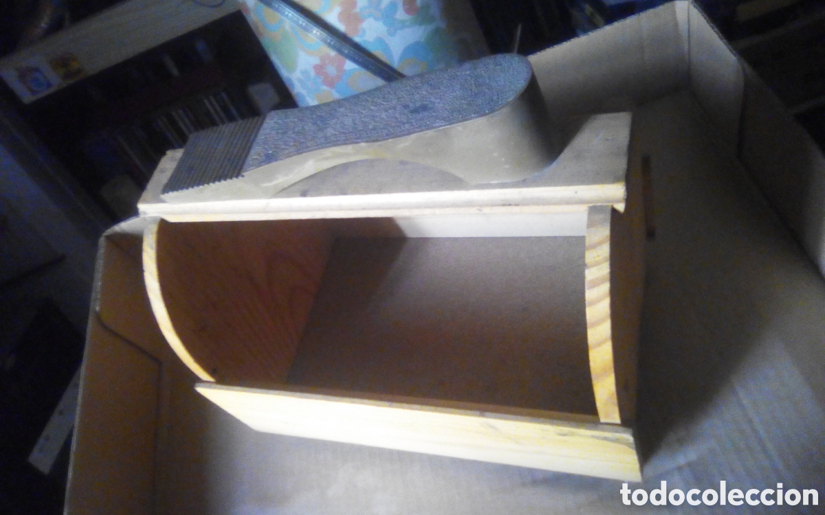 Vintage: Caj&oacute;n de limpiabotas, limpia calzados. Vintage, a&ntilde;os 80s/90s. Mide 25 x 17 x 23 cm.