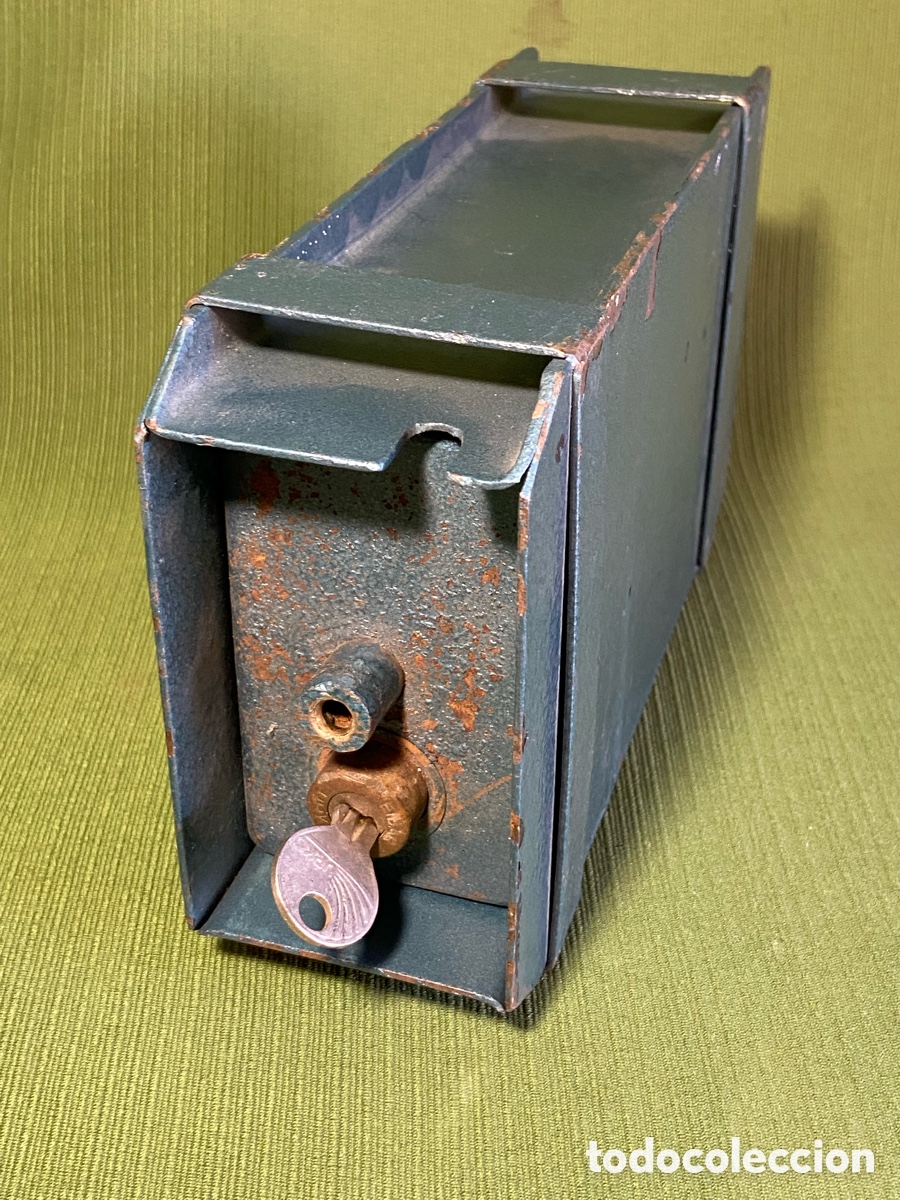 Vintage: Rara caja fuerte, de caudales o de seguridad. Marca URKO.