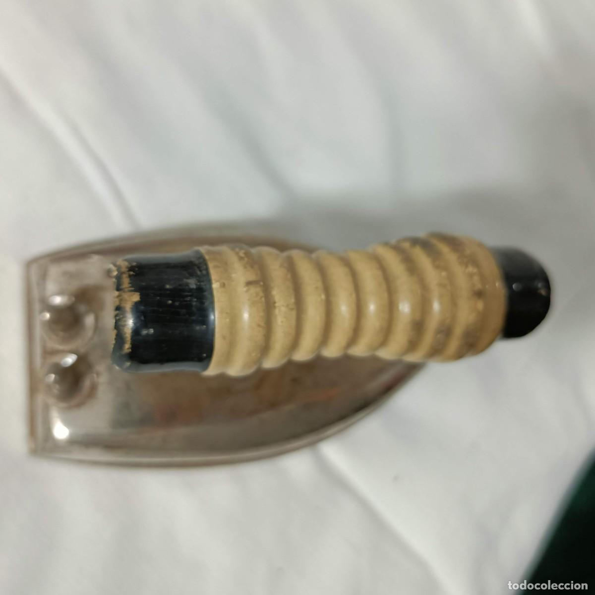 Vintage: Plancha el&eacute;ctrica, vintage, mango de madera. - Foto 5