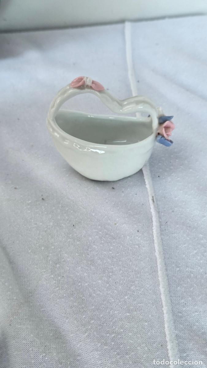 Vintage: peque&ntilde;o cesto de p&ograve;rcelana