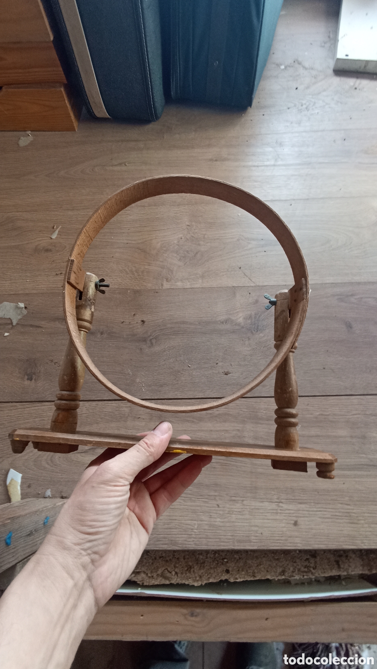 Vintage: Antiguo bastidor de mesa para bordar en madera torneada