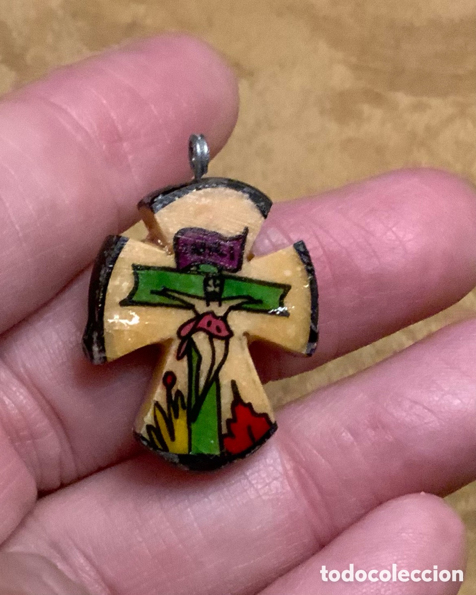 Vintage: CRUZ MINIATURA PINTADA A MANO EL SALVADOR