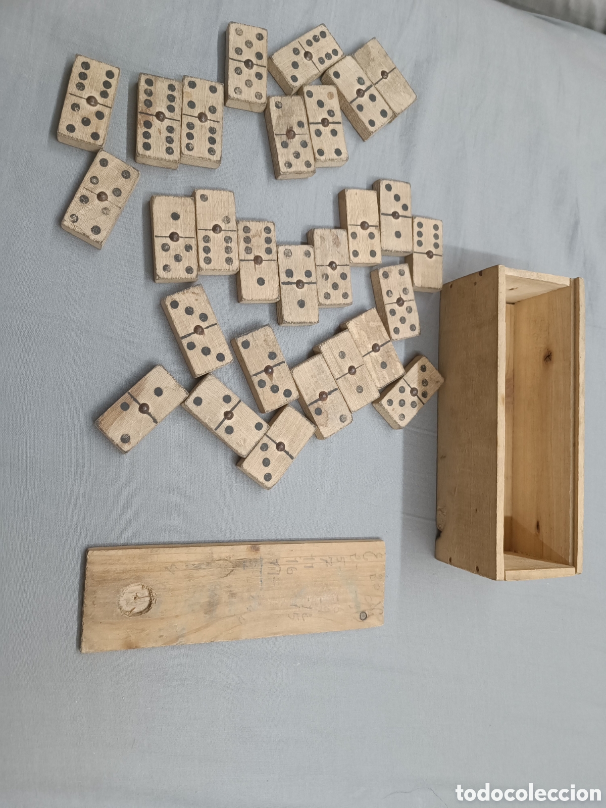 Vintage: Juego de domin&oacute; de madera vintage