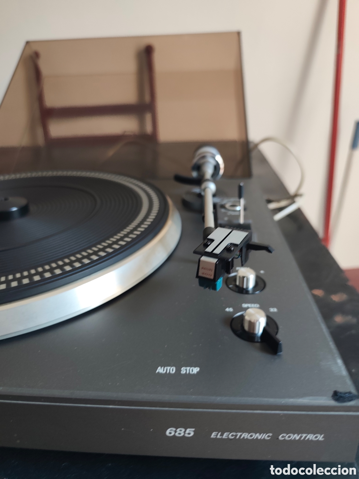 Vintage: Antiguo tocadiscos Philips con 29 discos de vinilo - Foto 2