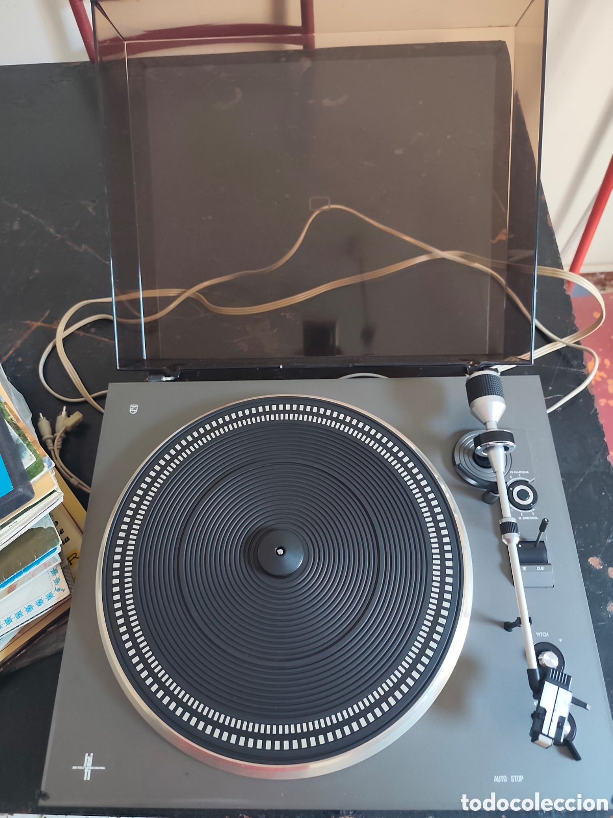Vintage: Antiguo tocadiscos Philips con 29 discos de vinilo - Foto 4