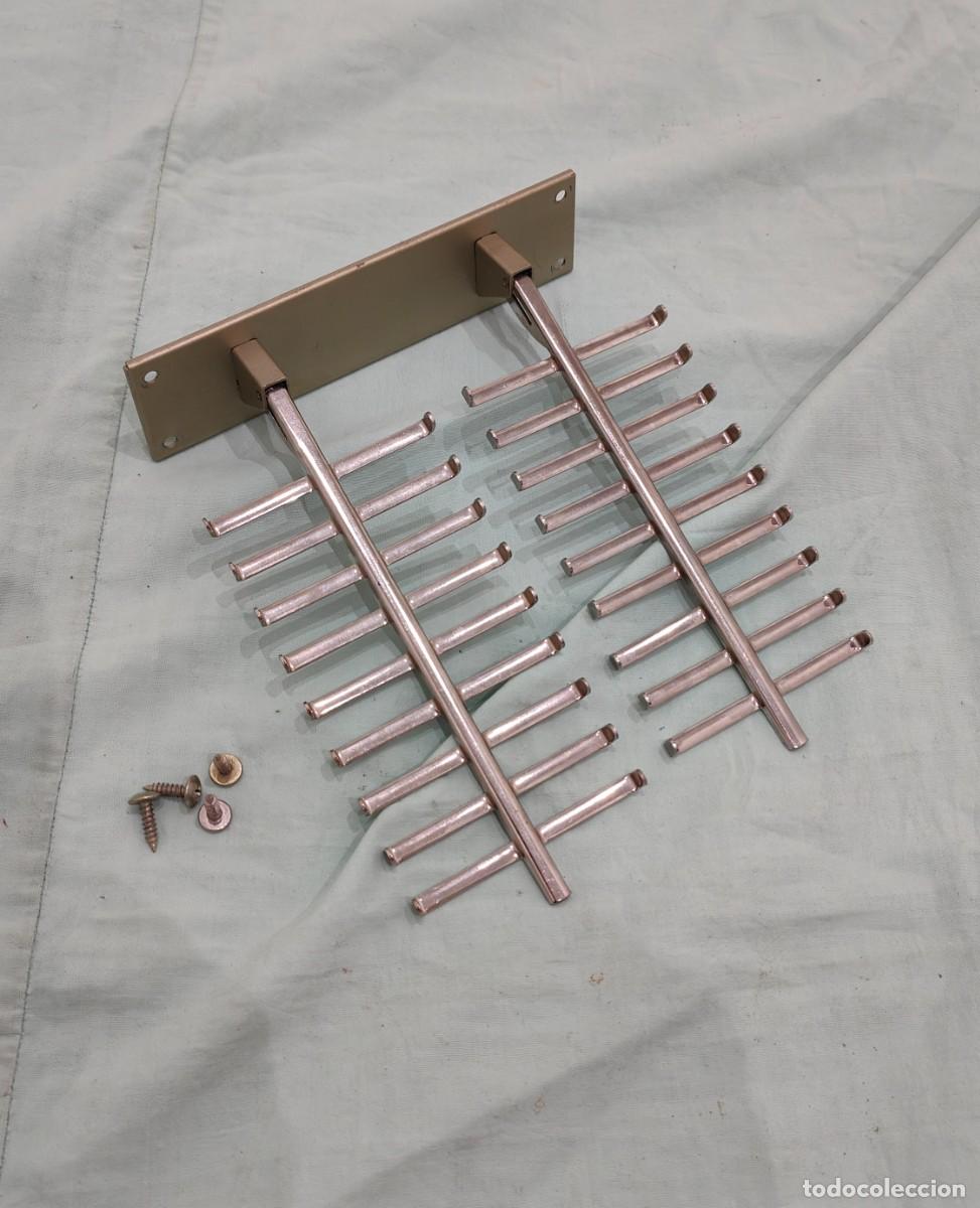 Vintage: Cuelga corbatas para interior armario,con sus tornillos para poner. Nuevo