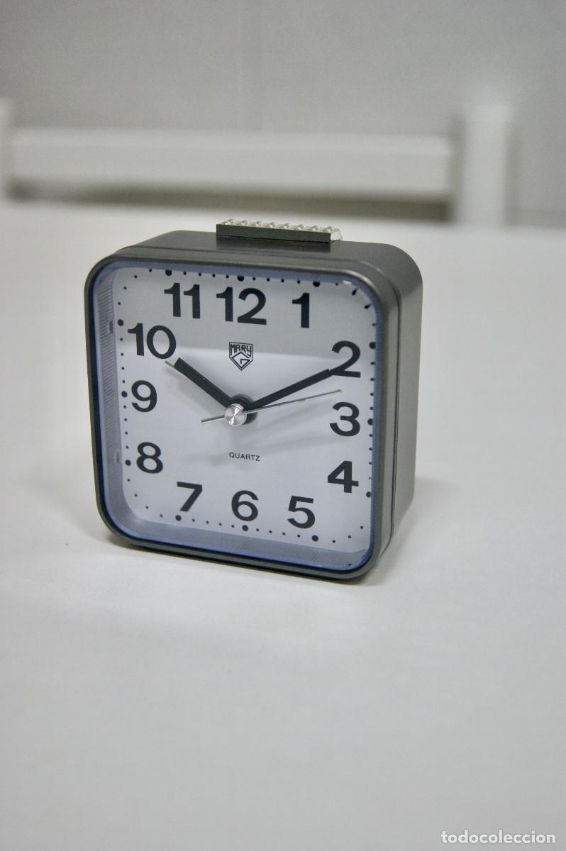 Vintage: Reloj despertador gris plata - Foto 3
