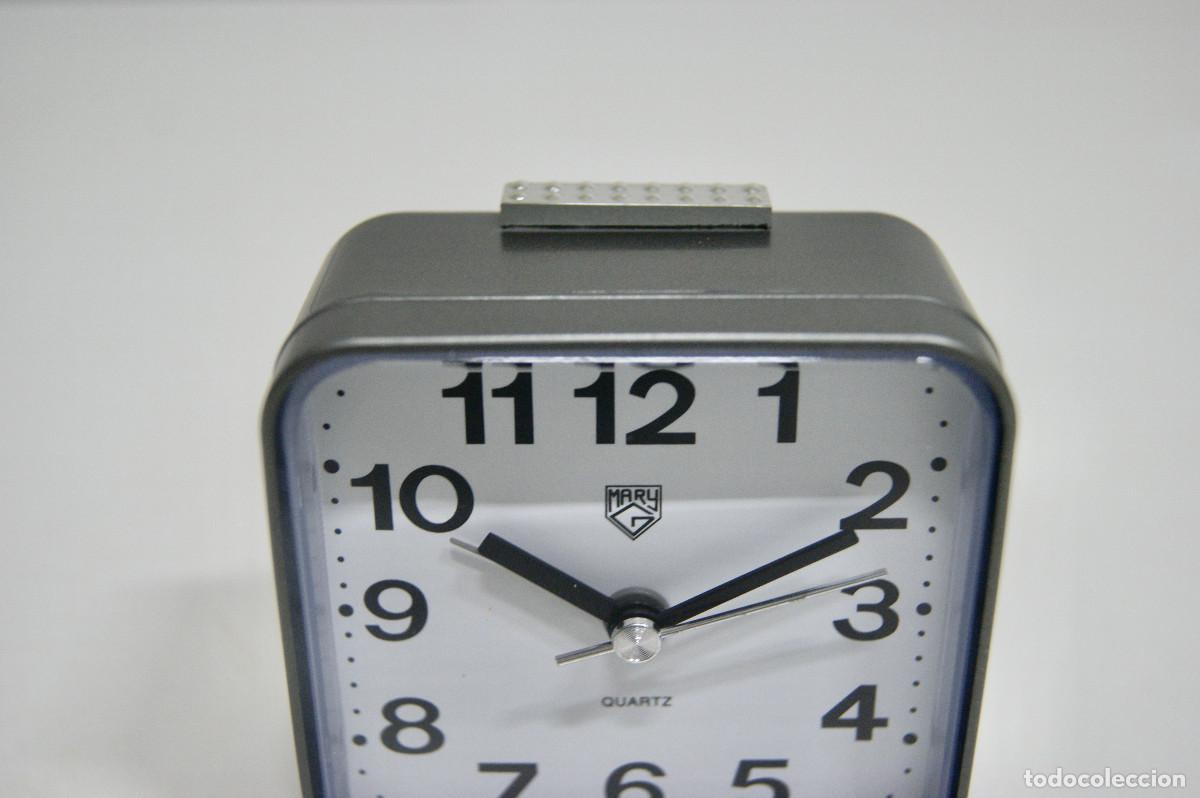 Vintage: Reloj despertador gris plata - Foto 4