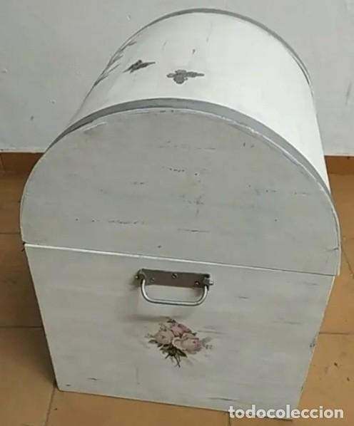Vintage: Bonito baul de madera con decoraciones - Foto 3