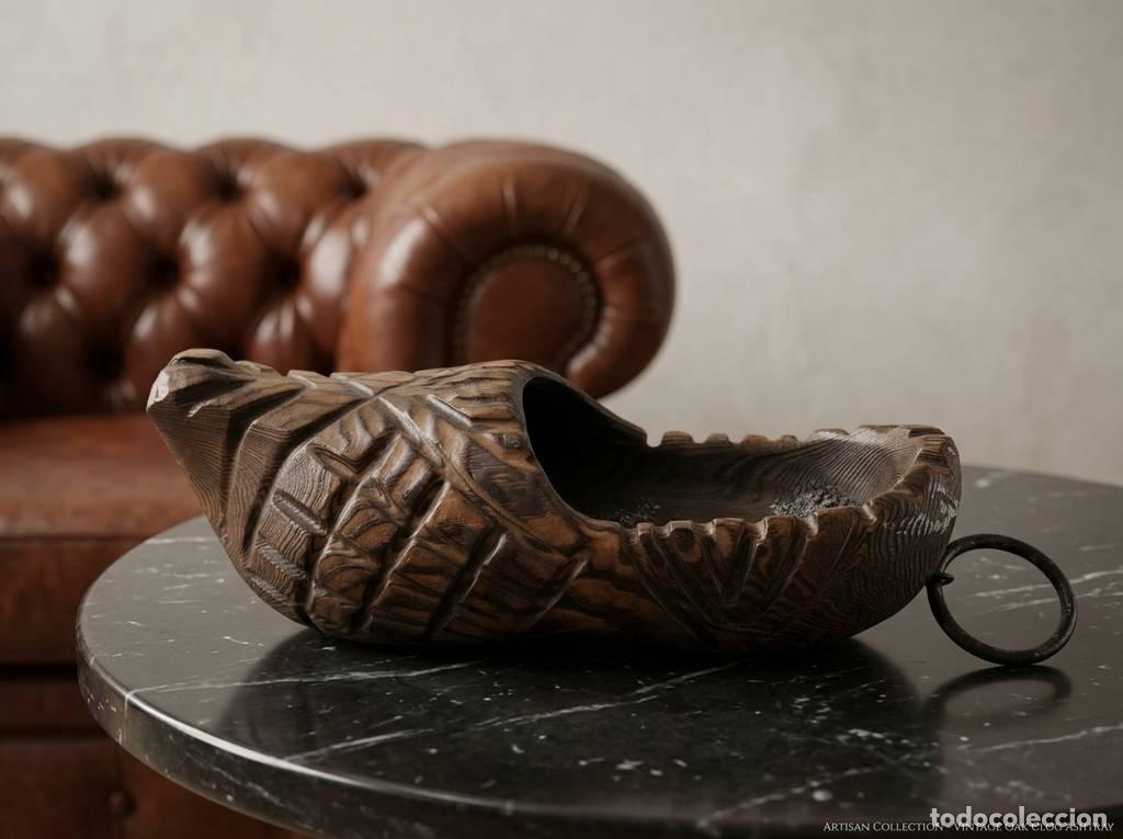 Vintage: ZUECO DE MADERA TALLADA