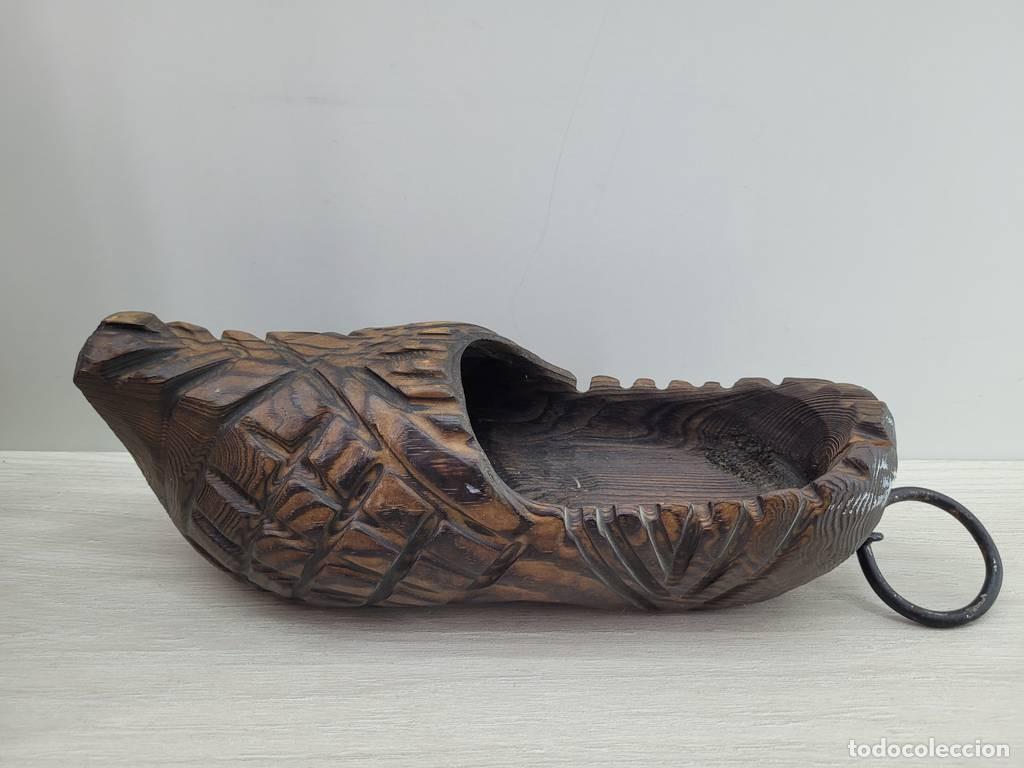 Vintage: ZUECO DE MADERA TALLADA - Foto 2