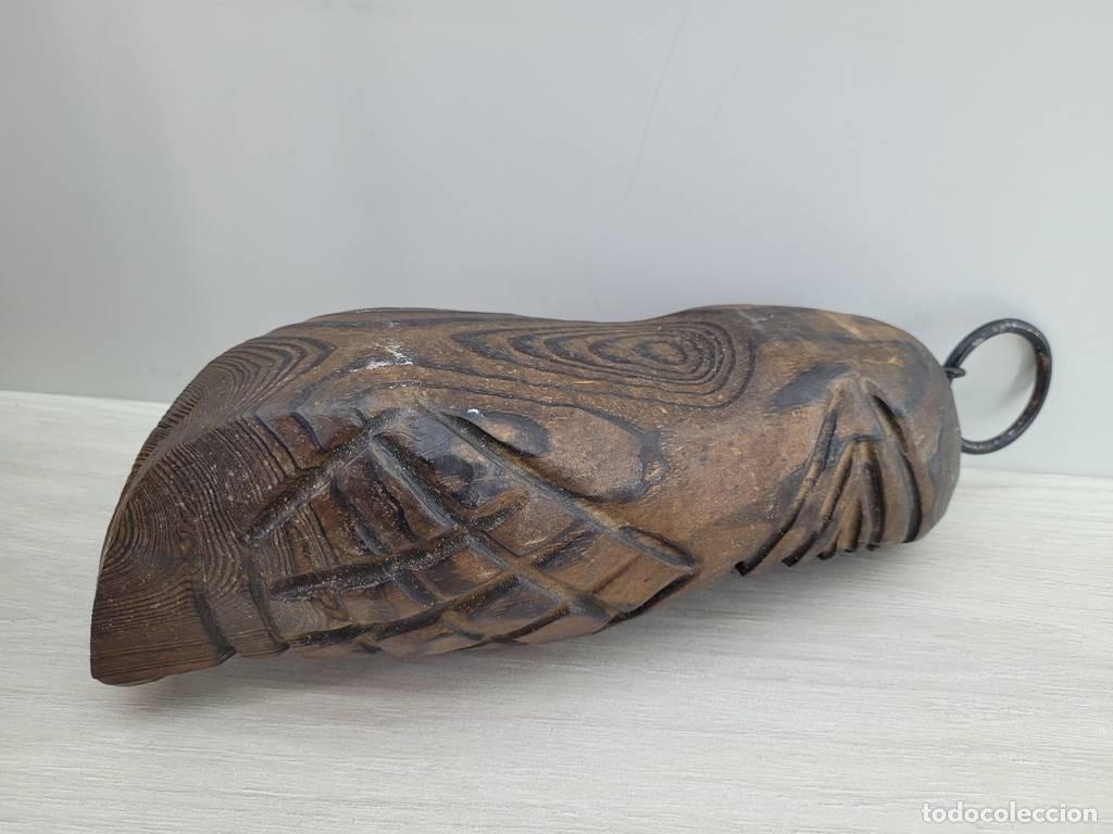 Vintage: ZUECO DE MADERA TALLADA - Foto 6