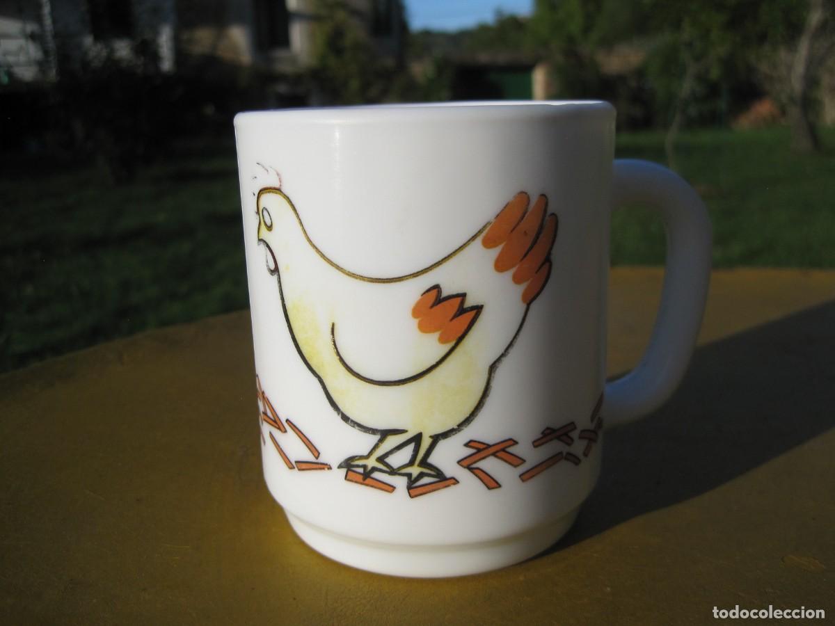 Vintage: TAZA DE OPALINA - MARCA HARMONIA - GALLINA CON HUEVO