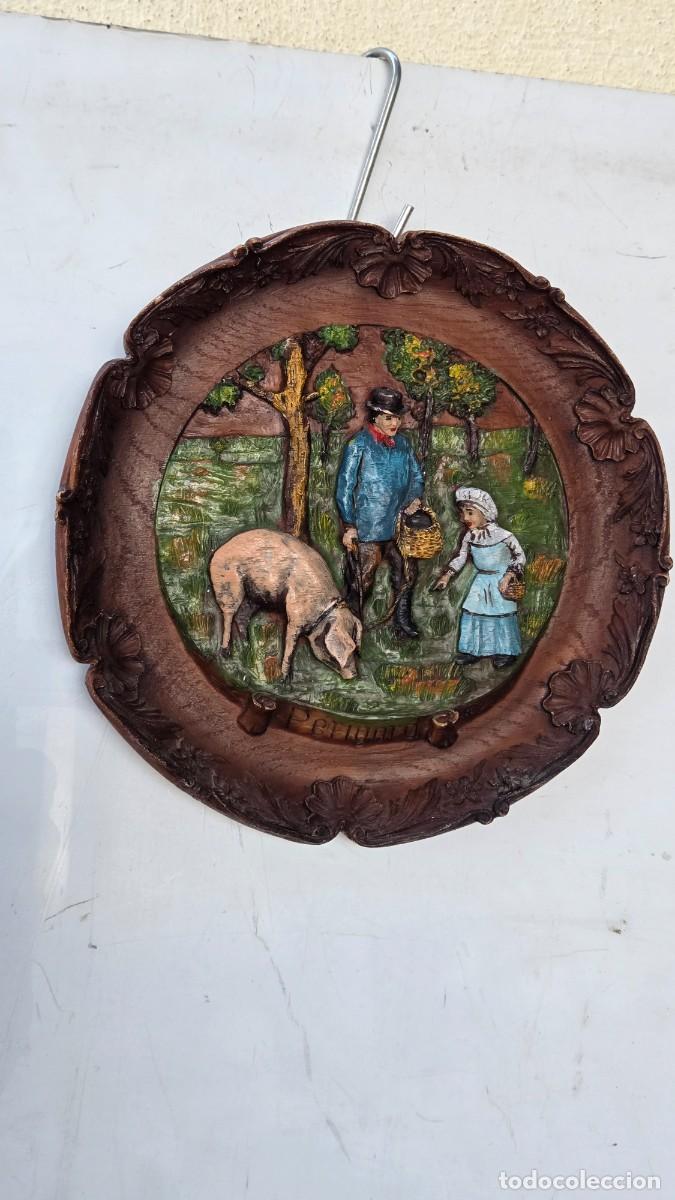 Vintage: plato decorativo buscando trufa - Foto 1