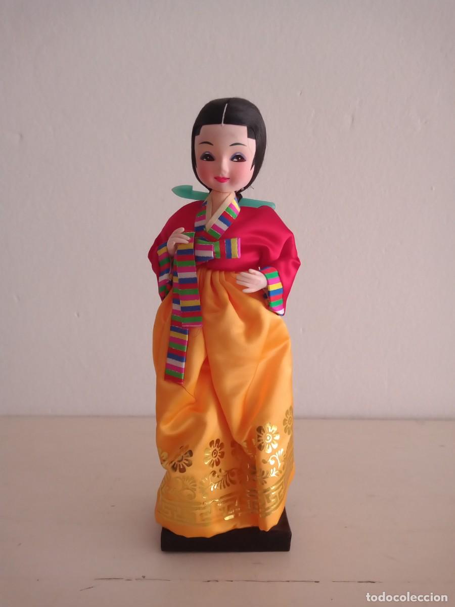 Vintage: MU&Ntilde;ECA TRADICIONAL COREANA HANBOK 25.5 CM