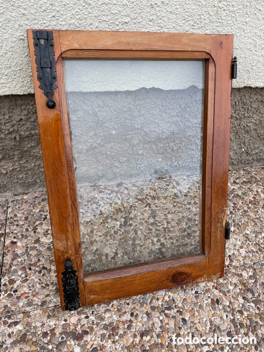 Vintage: Ventana de una hoja tipo castellano y fija