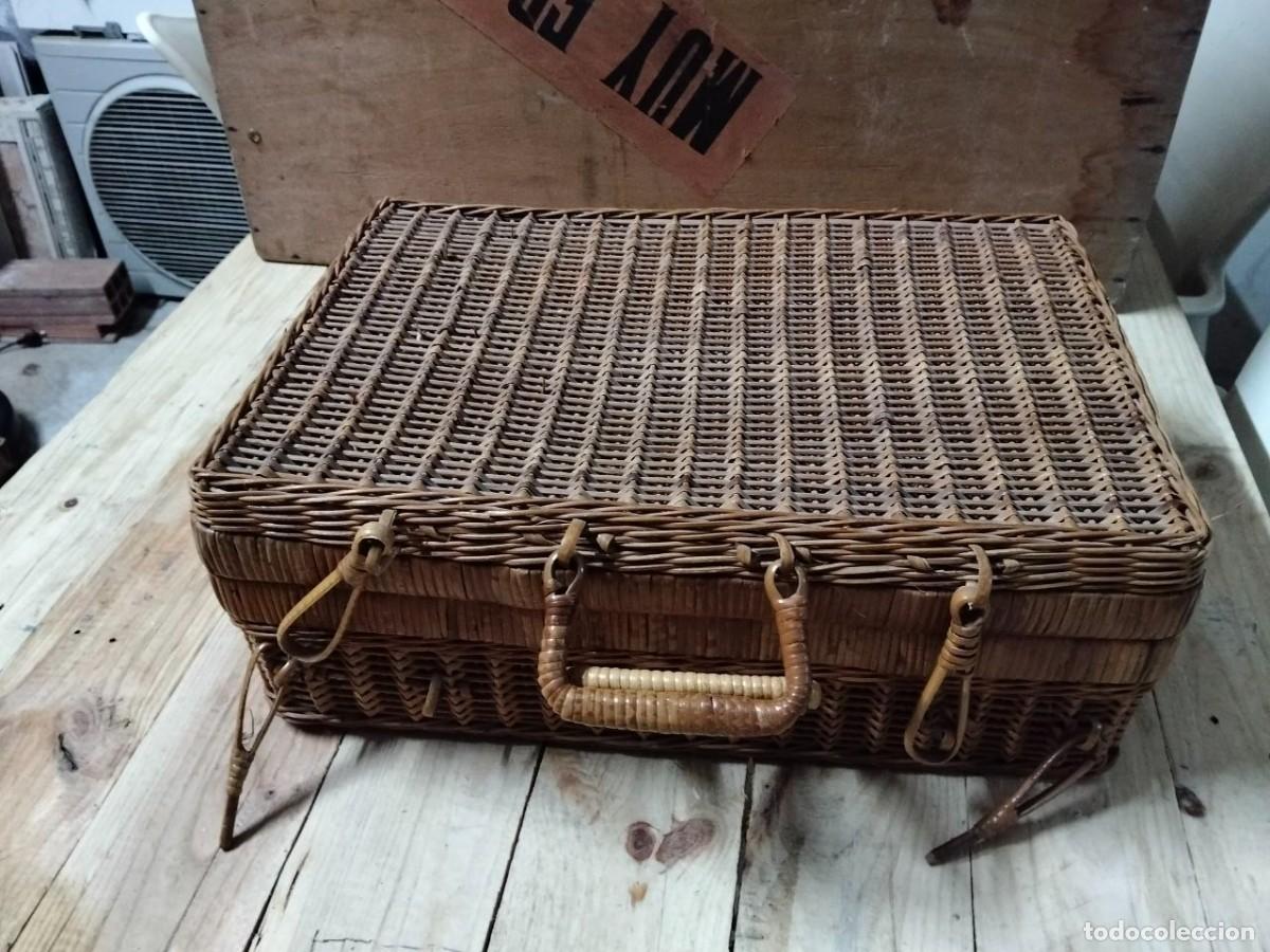 Vintage: Canasto/ cesta de picnic vintage de mimbre / mimbre trenzado.