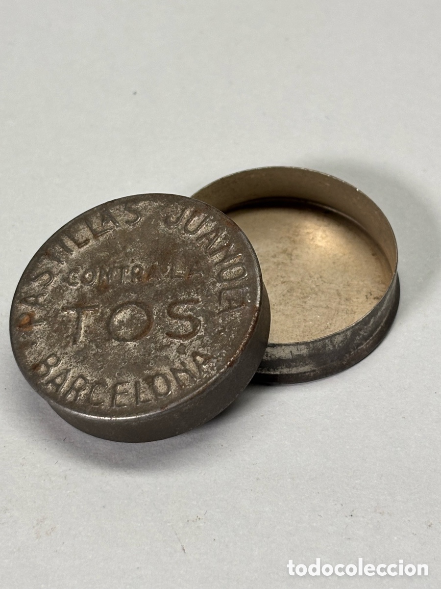 Vintage: ANTIGUA CAJITA MET&Aacute;LICA DE PASTILLAS &ndash; TOS &ndash; FARMACIA &ndash; 3,5 CM