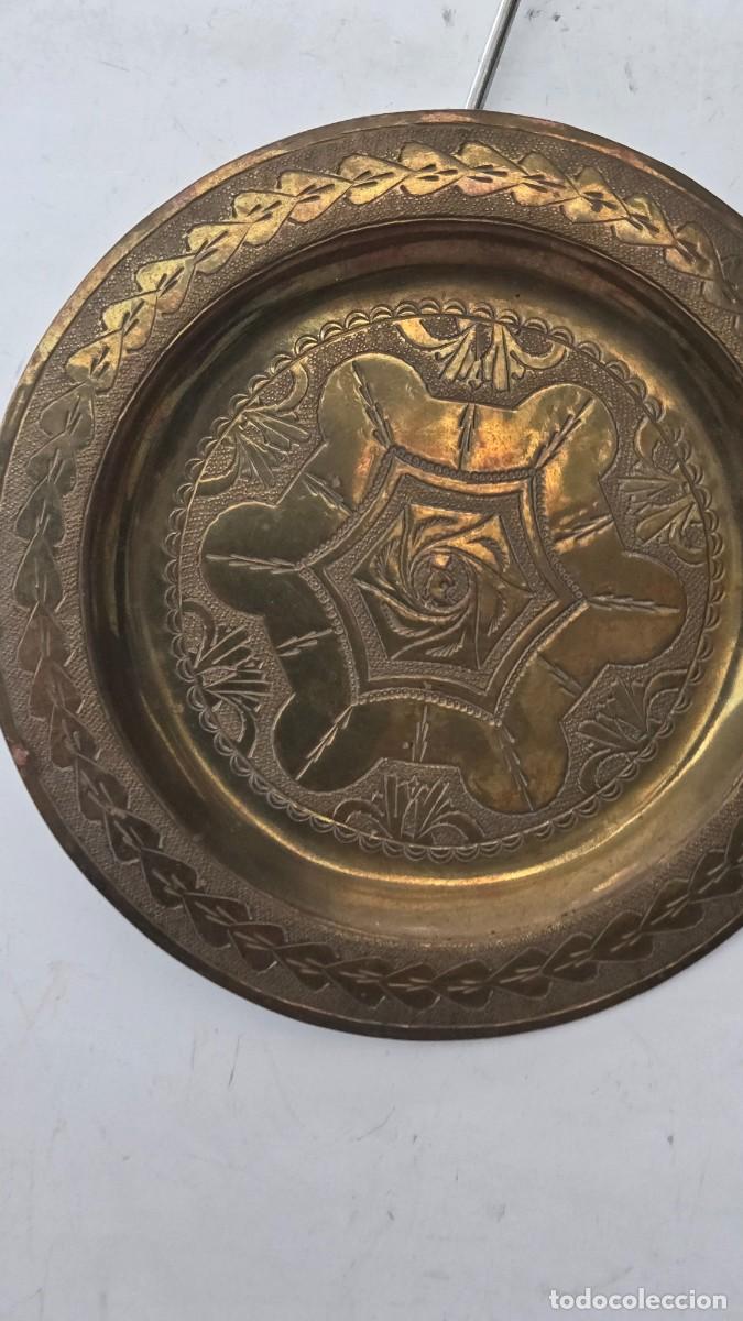 Vintage: plato de metal repujado - Foto 3