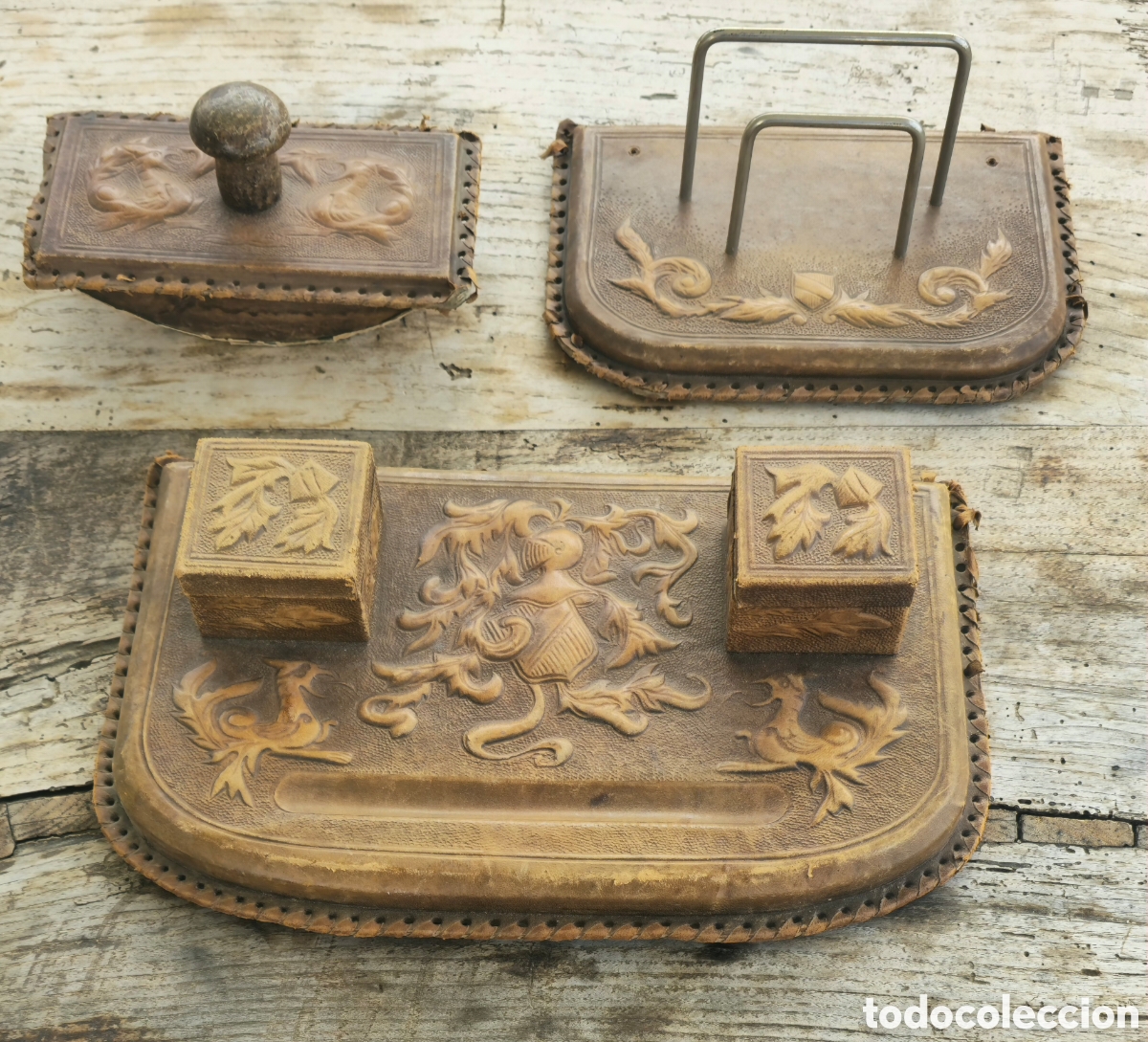 Vintage: Antiguo escritorio cuero repujado - Foto 2