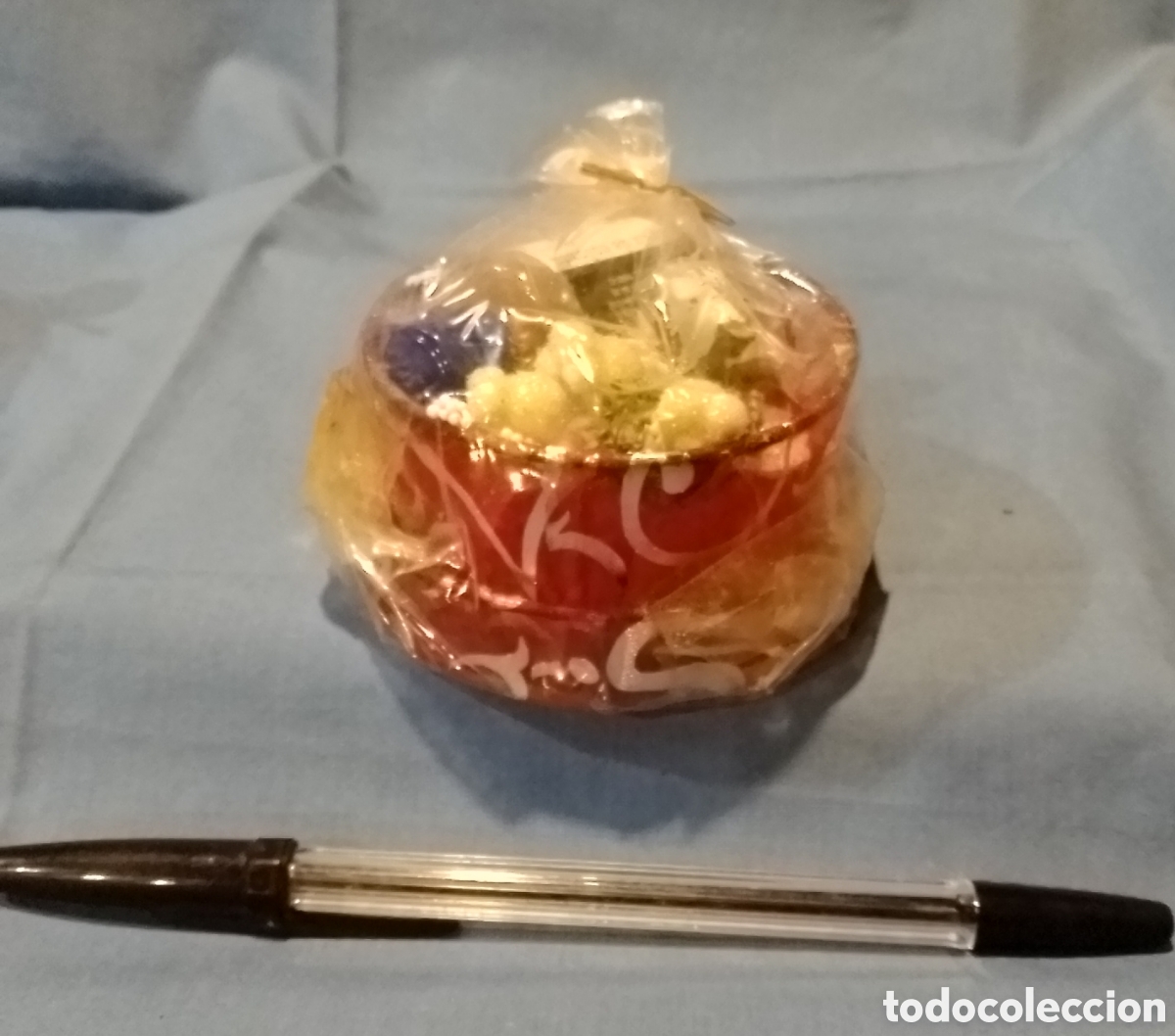 Vintage: Cajita con aceite esencial y adornos