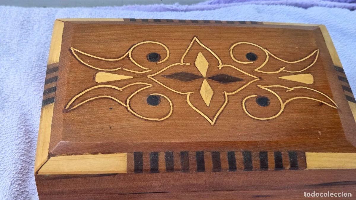 Vintage: caja de madera antigua - Foto 2